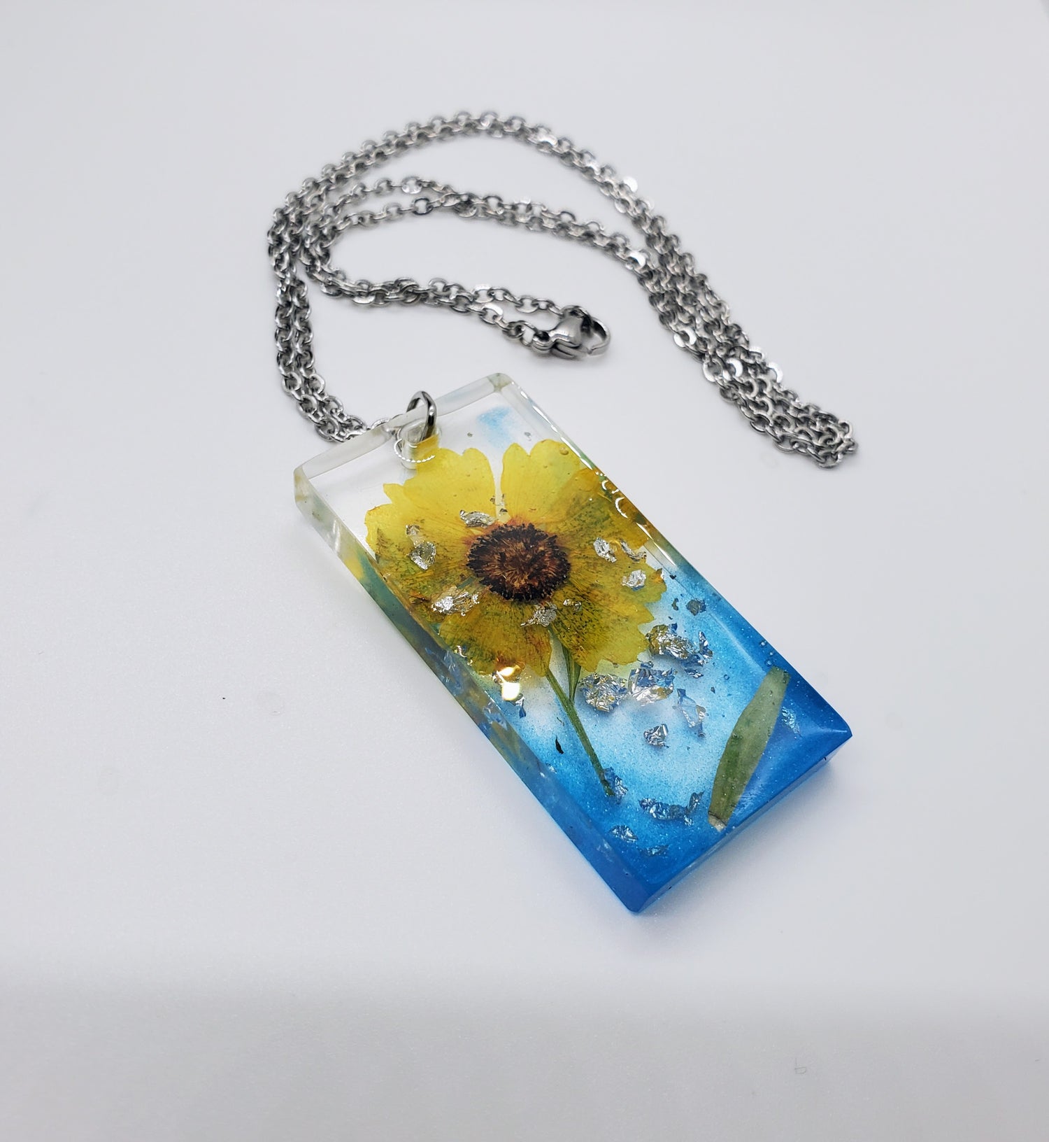 Resin Jewelry, Keychains & Keepsakes