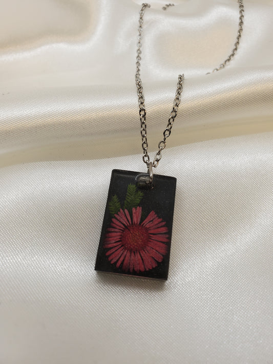 Red Needle Chrysanthemum Necklace in Resin Epoxy