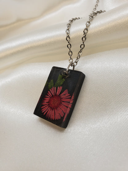 Red Needle Chrysanthemum Necklace in Resin Epoxy